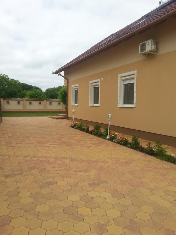 Marinica Apartman Hajdúszoboszló المظهر الخارجي الصورة